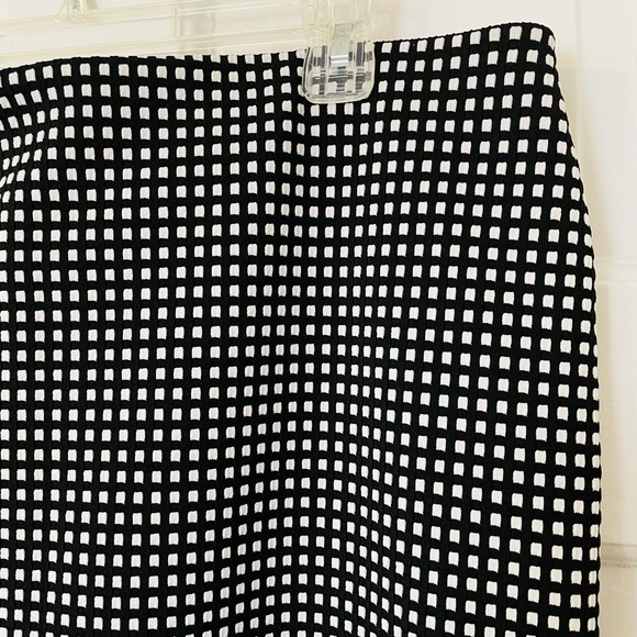 Old Navy Straight Midi Skirt - Picture 2 of 4